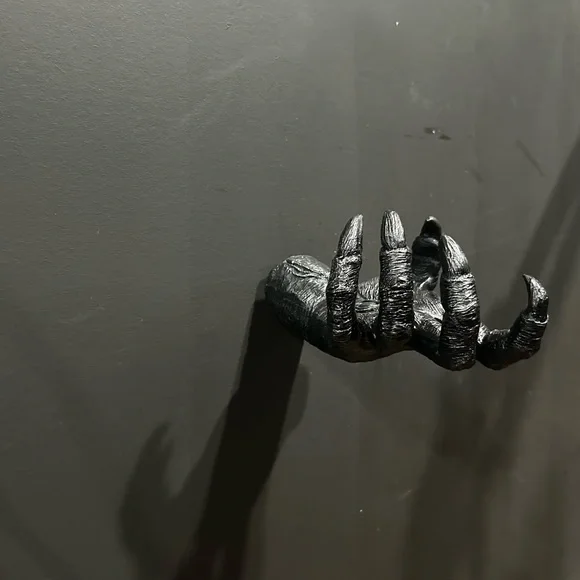 Witch Hand Wall Mount - Picture 5 of 7